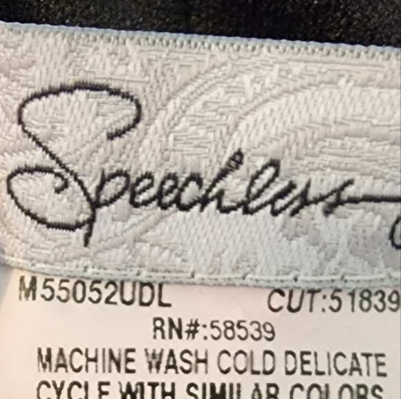 EUC Speechless Dress - Picture 2 of 4